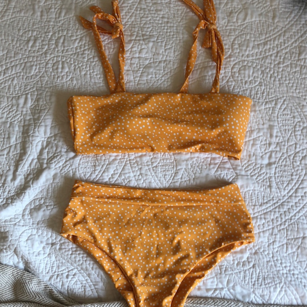 Cute white and yellow polka dot 2 piece. Never worn - Picture 1 of 4